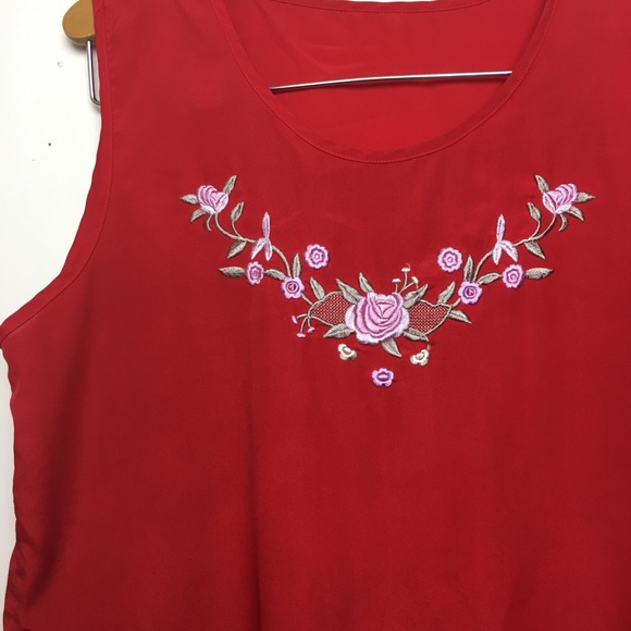 VTG embroidered floral red crop tank top SZ M - Picture 2 of 4